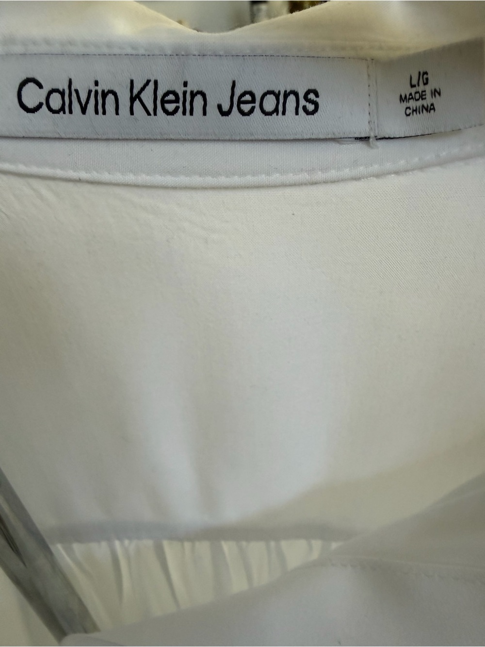 Calvin Klein Jeans 100% Rayon White Long Button Down Shirt, Large - Picture 3 of 5